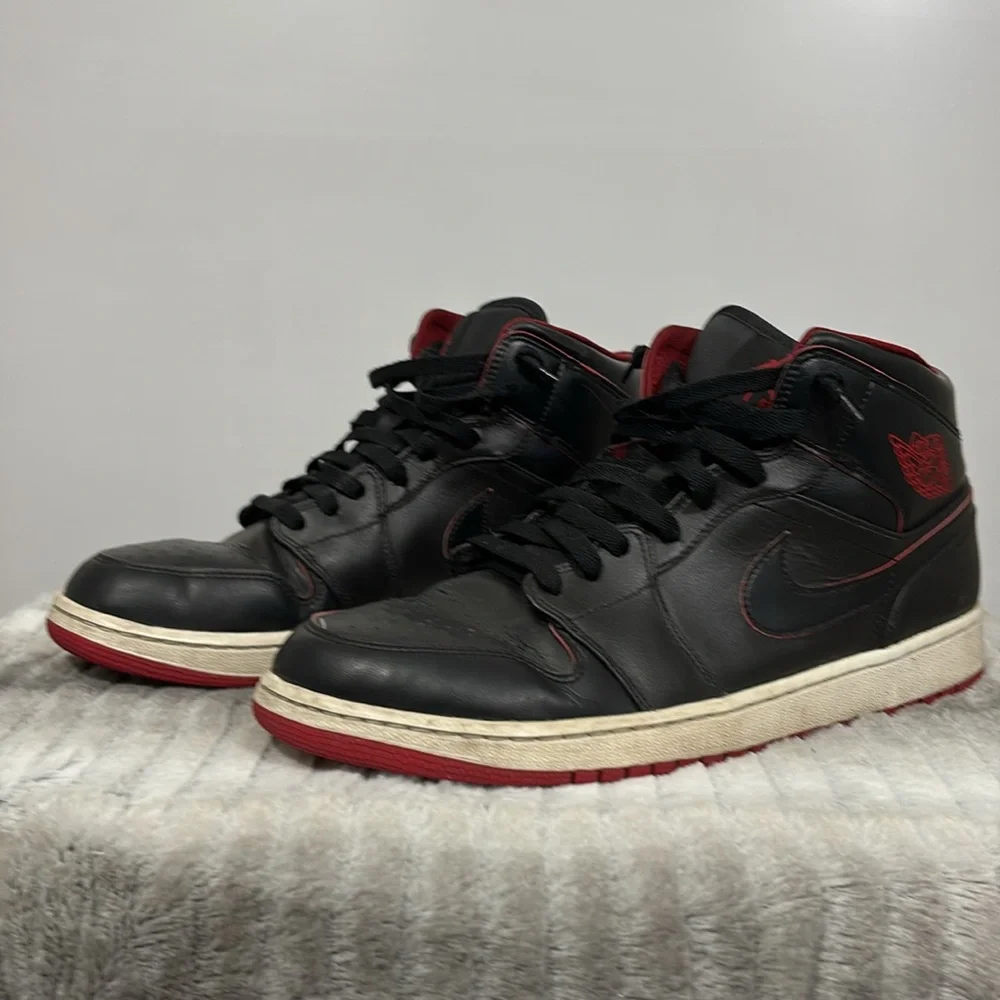 Jordan 1 Mid “Black Red” Sz 12